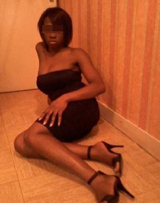 Africaine (28 ans, Villeneuve sur Yonne)